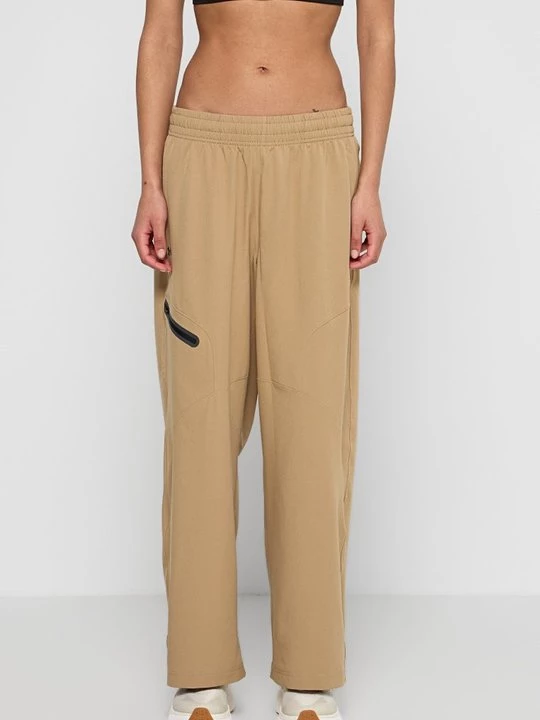 Foto van product Trainingsbroek Under Armour lichtbruin