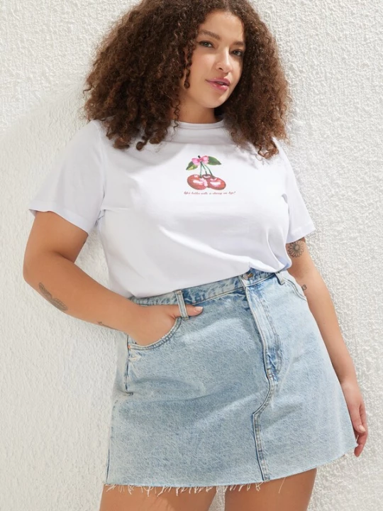 Foto van product Trendyol Curve Shirt groen / rood / wit