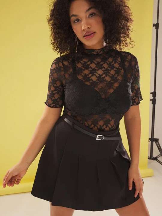 Foto van product Trendyol Curve Shirt zwart