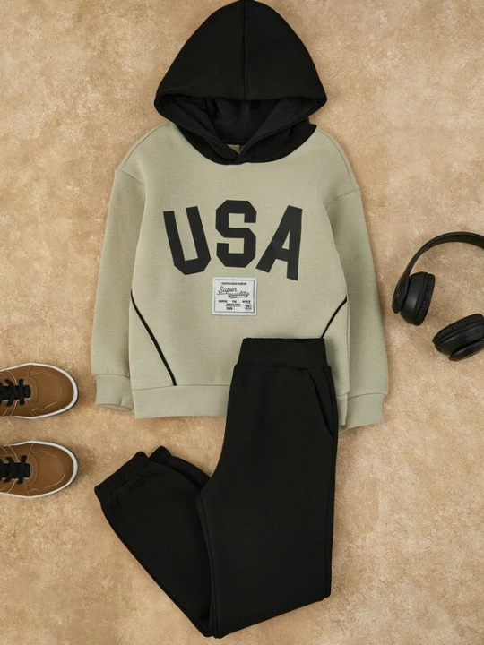 Foto van product Trendyol Joggingpak stone grey / zwart