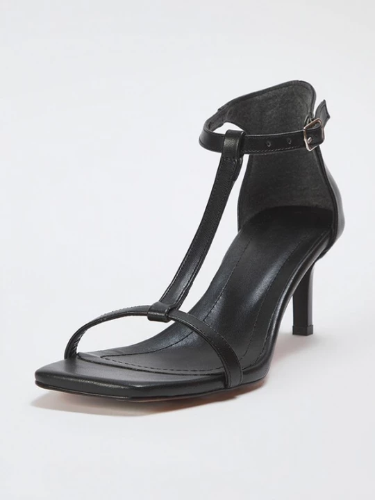 Foto van product Trendyol Sandalen met riem zwart