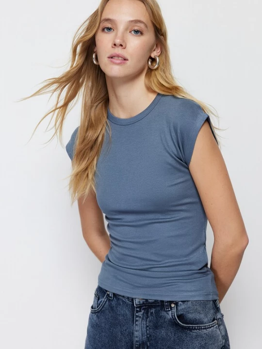 Foto van product Trendyol Shirt antraciet