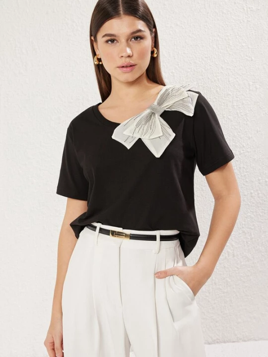 Foto van product Trendyol Shirt zwart / offwhite