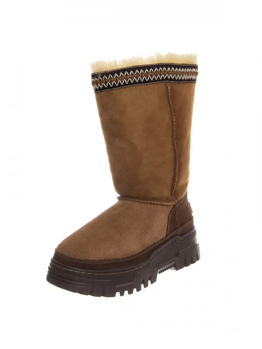 Foto van product UGG Laarzen 'W Classic Tall Trailgazer Chestnut' bruin