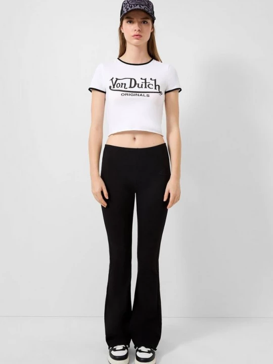 Foto van product Uitlopende jersey broek met logo borduursel | QS x Von Dutch zwart