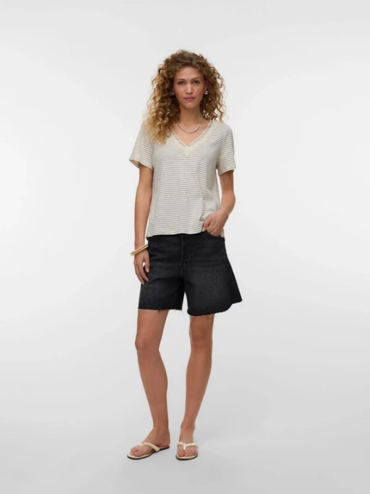 Foto van product VERO MODA Shirt 'Karoline' ecru