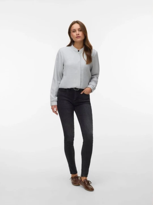 Foto van product VERO MODA Tussenjas 'Jamina' lichtgrijs