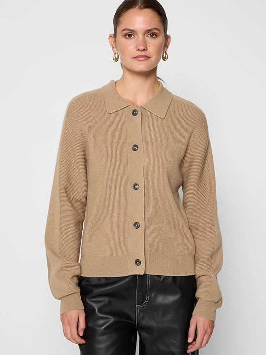 Foto van product Vest Closed bruin