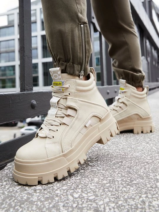 Foto van product Veterboots Buffalo beżowy