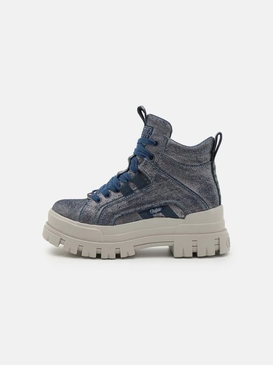 Foto van product Veterboots Buffalo zilverkleurig