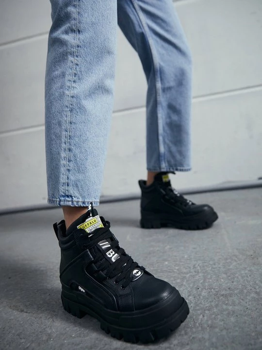 Foto van product Veterboots Buffalo zwart