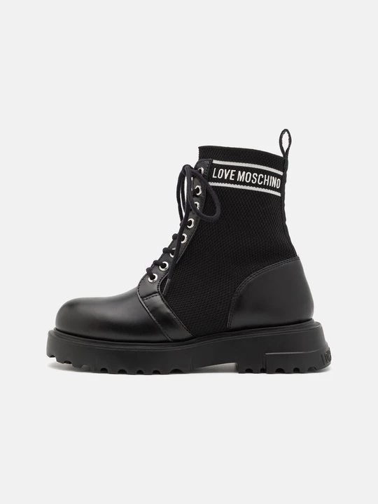 Foto van product Veterboots LOVE MOSCHINO zwart