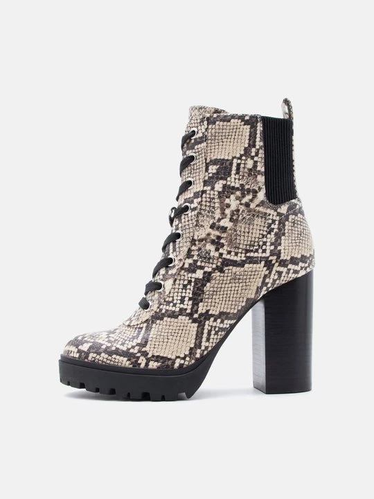 Foto van product Veterboots Steve Madden