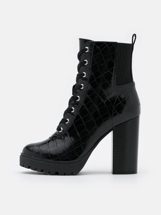 Foto van product Veterboots Steve Madden zwart