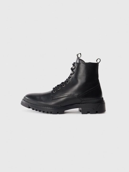 Foto van product Veterboots Steve Madden zwart