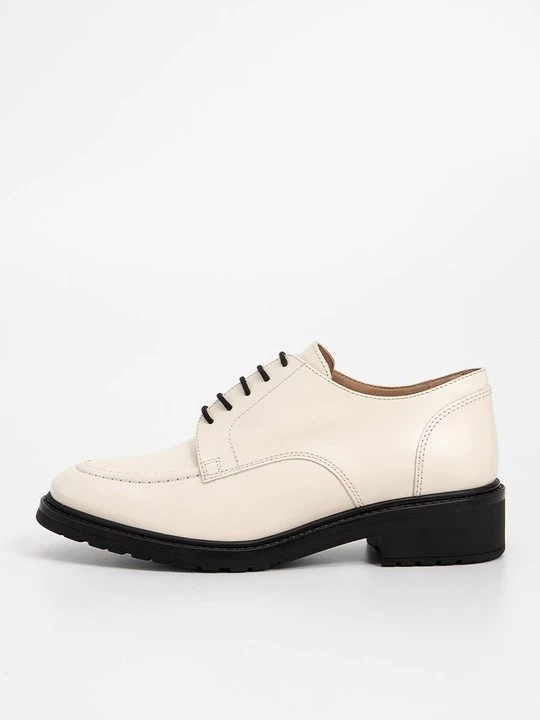 Foto van product Veterschoenen Unisa crème