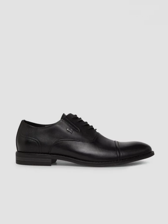 Foto van product Veterschoenen van echt leer s.Oliver zwart