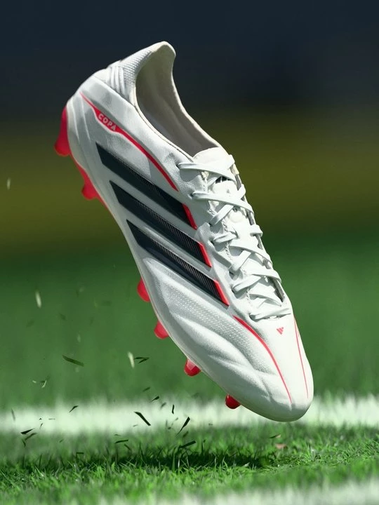Foto van product Voetbalschoenen voor harde ondergrond Adidas wit