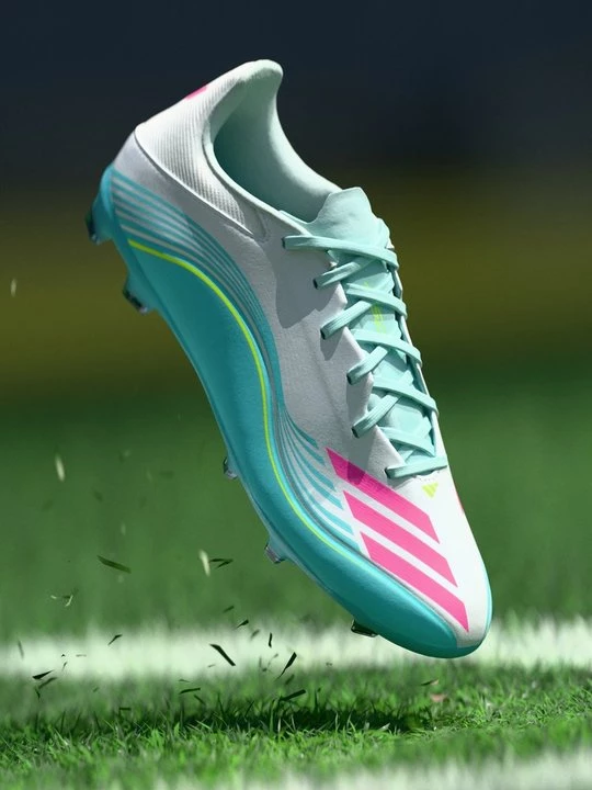 Foto van product Voetbalschoenen voor harde ondergrond Adidas wit