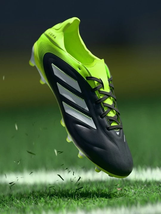 Foto van product Voetbalschoenen voor harde ondergrond Adidas zwart
