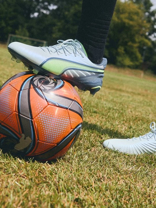 Foto van product Voetbalschoenen voor harde ondergrond Puma lichtgrijs