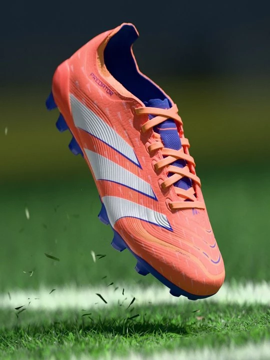 Foto van product Voetbalschoenen voor kunstgras Adidas koraalrood
