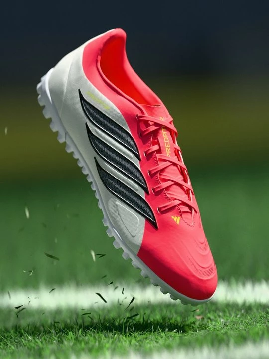 Foto van product Voetbalschoenen voor kunstgras Adidas rood