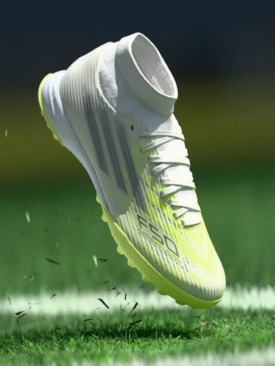 Foto van product Voetbalschoenen voor kunstgras Adidas wit