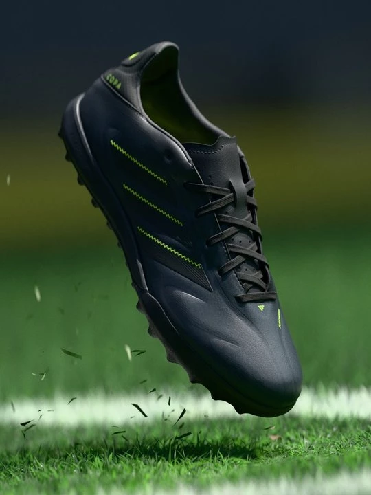 Foto van product Voetbalschoenen voor kunstgras Adidas zwart