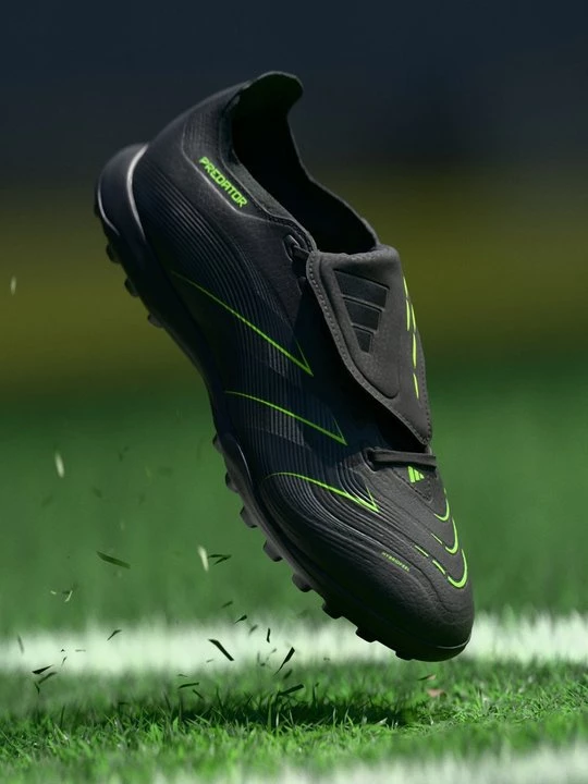 Foto van product Voetbalschoenen voor kunstgras Adidas zwart