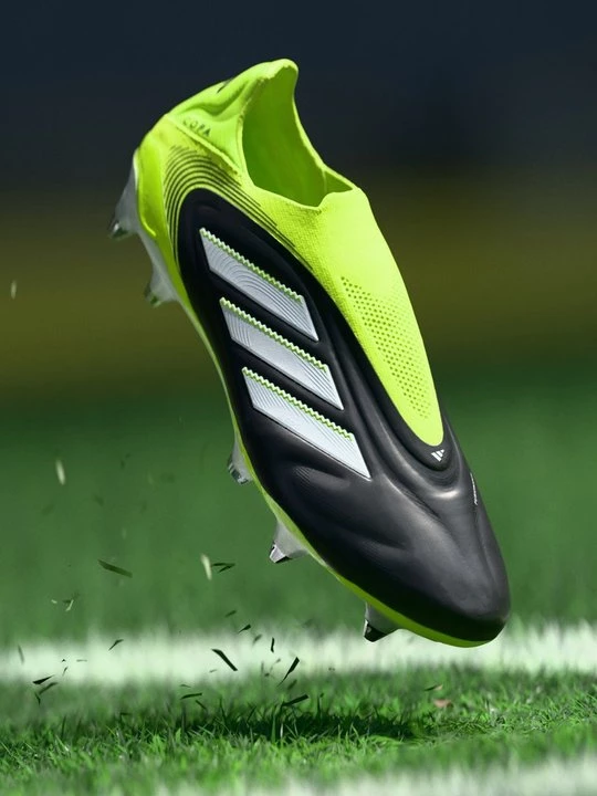 Foto van product Voetbalschoenen voor zachte ondergrond Adidas zwart