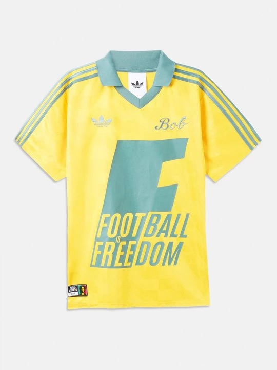 Foto van product Voetbalshirt adidas Originals goudkleurig