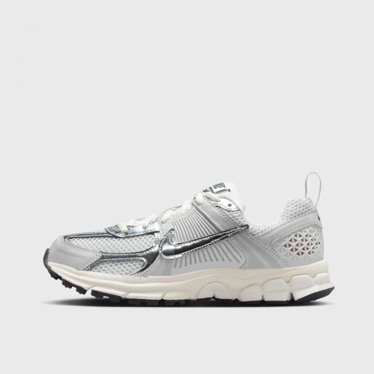 Foto van product Vomero 5 (GS) Nike grijs