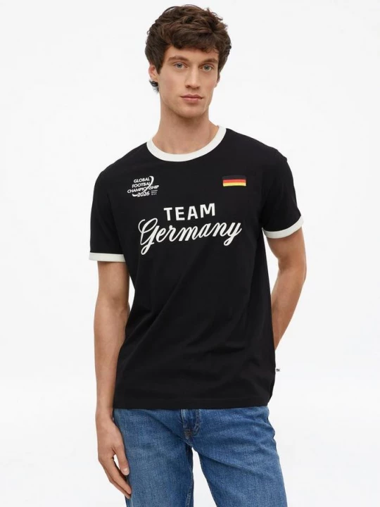 Foto van product Wereldkampioenschap voetbal T-shirt s.Oliver zwart
