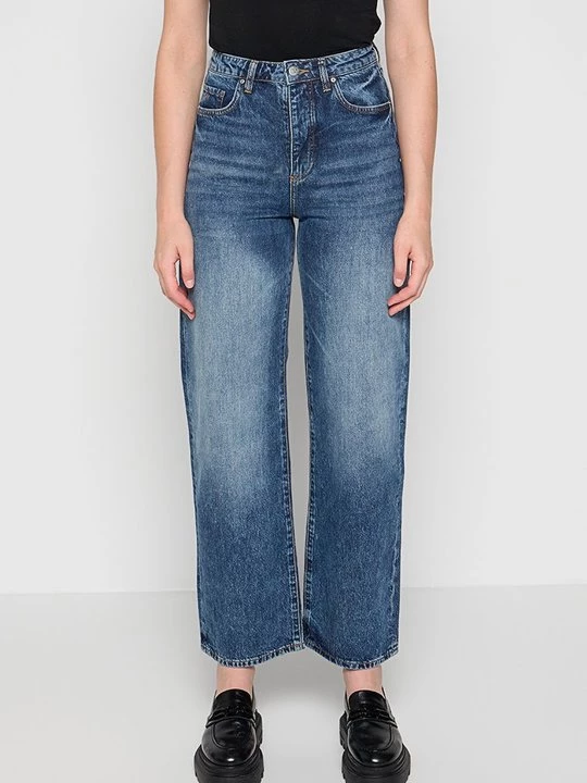 Foto van product Wide leg Armani Exchange