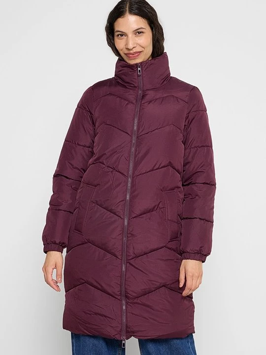 Foto van product Wintermantel Vero Moda bordeauxrood