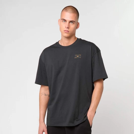 Foto van product Woven Label Heavyweight Short Sleeve Under Armour zwart