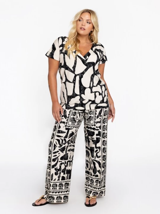 Foto van product YOEK Shirt ecru / zwart