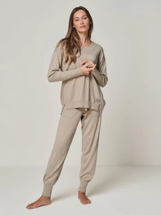 Foto van product YOU LOOK PERFECT Huispak 'LOUNGEWEAR SET - Pullover Bella & Pants Bella' taupe