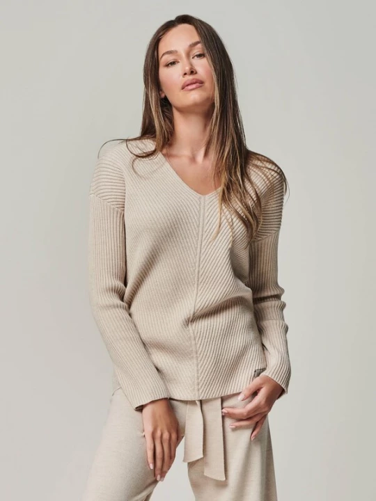 Foto van product YOU LOOK PERFECT Trui 'BLOSSOM' beige