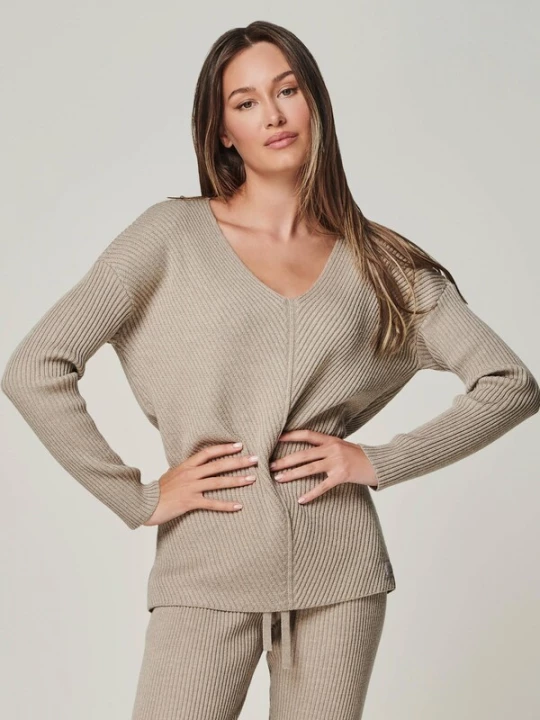 Foto van product YOU LOOK PERFECT Trui 'BLOSSOM' taupe