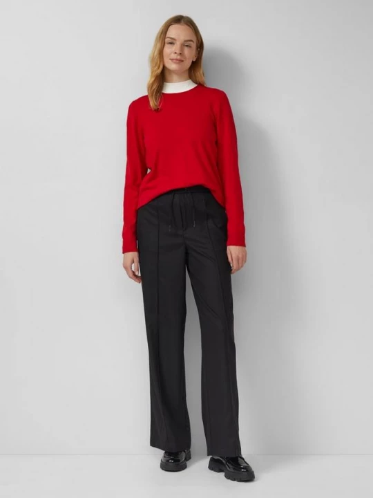 Foto van product Zachte broek met wijde pijpen en biezen s.Oliver zwart