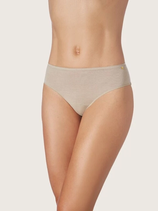 Foto van product zd ZERO DEFECTS Broekje 'Diana mid waist Soy fiber' beige