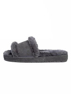 Foto van product Minnetonka Huisschoenen 'Loni' donkergrijs