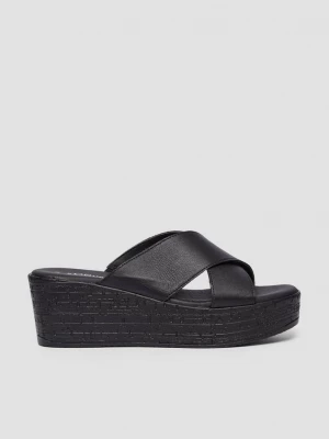 Foto van product Modieuze leren slippers met sleehak s.Oliver zwart