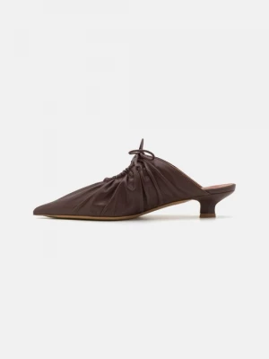 Foto van product Muiltjes By Malene Birger bordeauxrood