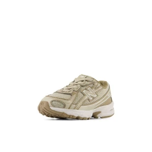 Foto van product new balance Sneakers '740' kaki