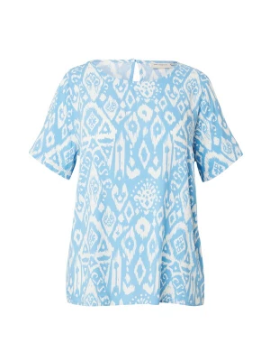 Foto van product ONLY Carmakoma Shirt 'CARMARRAKESH' lichtblauw / wit