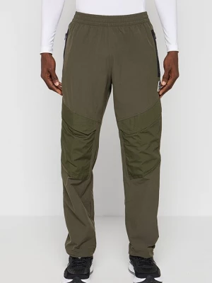 Foto van product Outdoorbroeken Nike kaki