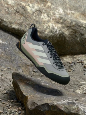 Foto van product Outdoorschoenen Adidas Terrex crème